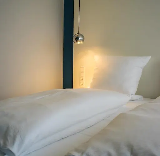 クノルツ ツィルンドルフ