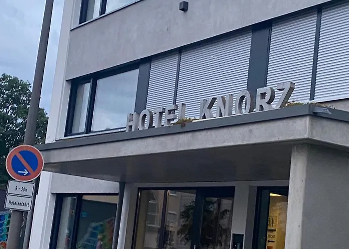 クノルツ ツィルンドルフ