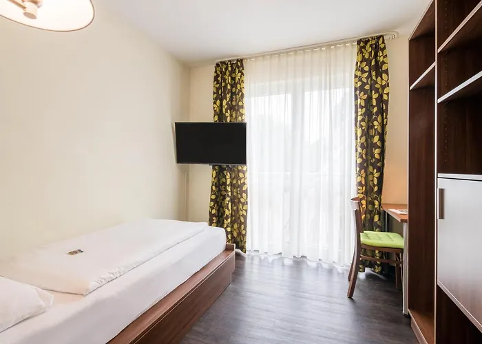 クノルツ ホテル 3*