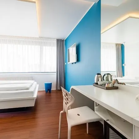 Knorz מלון זירנדורף